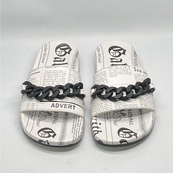 JOHN GALLIANO Newspaper-Print Pool Slides size 39 - Picture 2 of 11